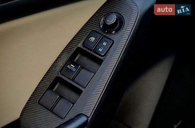 Седан Mazda 3 2014 в Ивано-Франковске