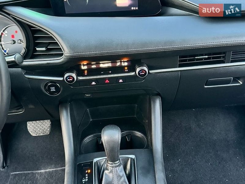 Седан Mazda 3 2021 в Днепре