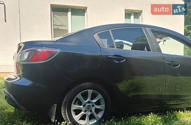 Седан Mazda 3 2010 в Черновцах