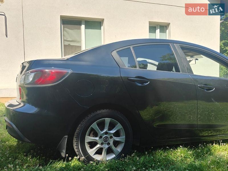 Седан Mazda 3 2010 в Черновцах