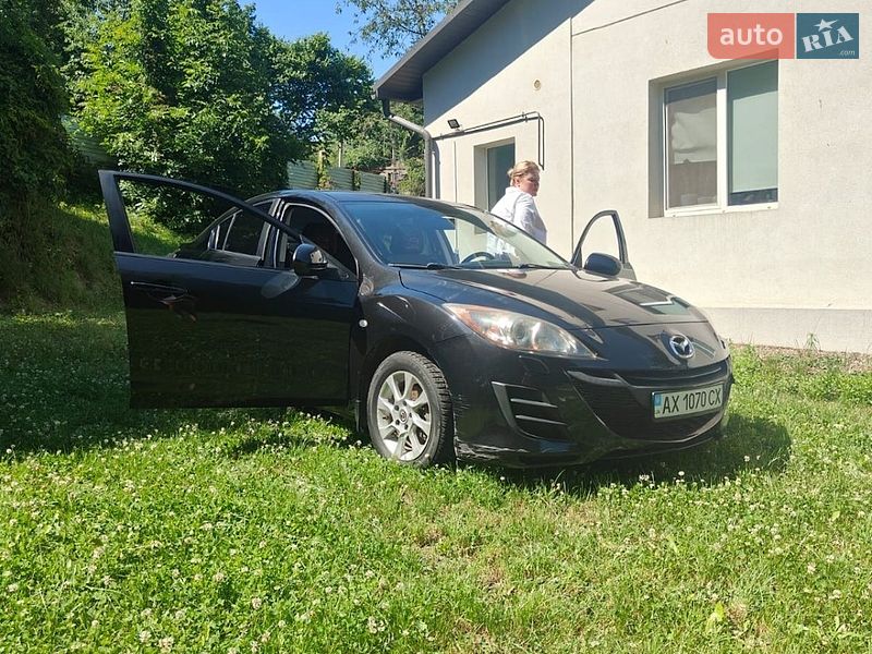 Седан Mazda 3 2010 в Черновцах