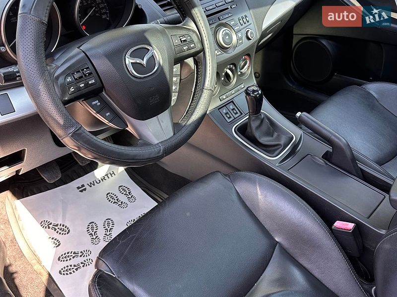 Седан Mazda 3 2013 в Смілі