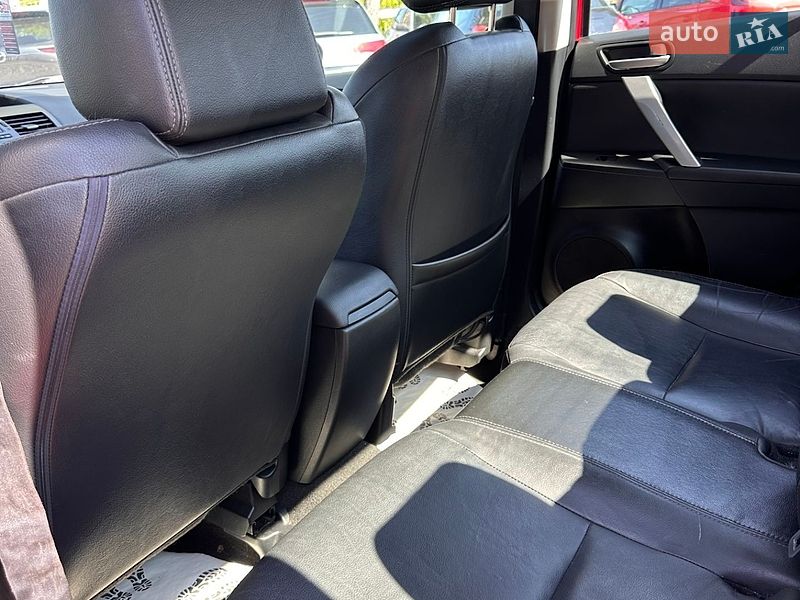 Седан Mazda 3 2013 в Смілі