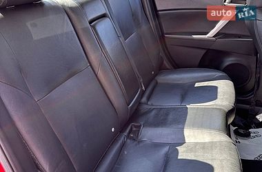 Седан Mazda 3 2013 в Смілі