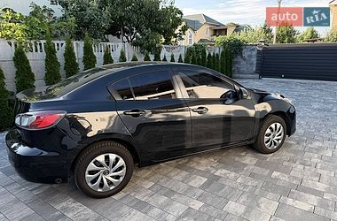 Седан Mazda 3 2012 в Ровно