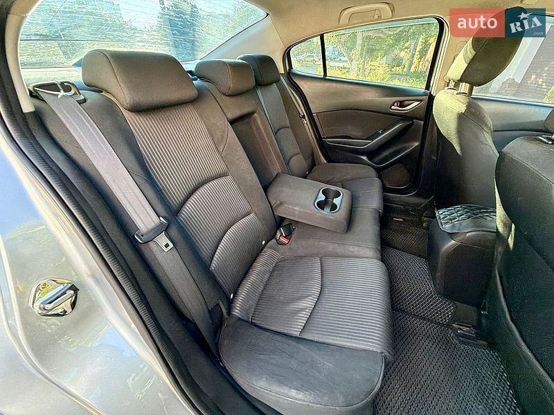 Седан Mazda 3 2016 в Одессе