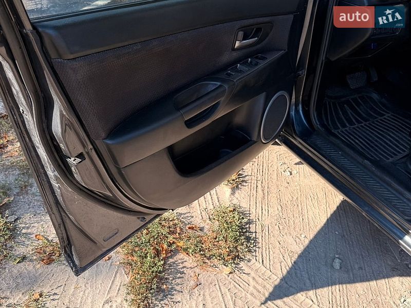 Седан Mazda 3 2006 в Харкові