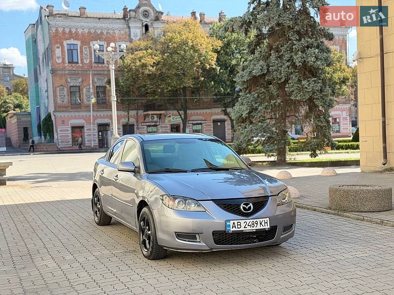 Седан Mazda 3 2004 в Запорожье
