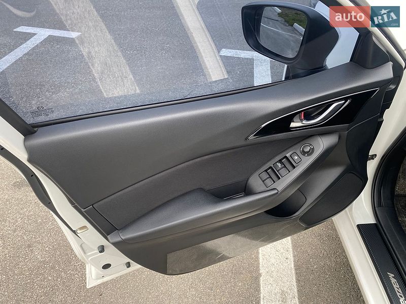 Седан Mazda 3 2014 в Ірпені