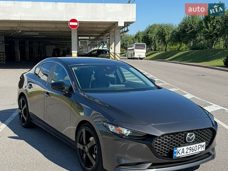 Седан Mazda 3 2021 в Киеве