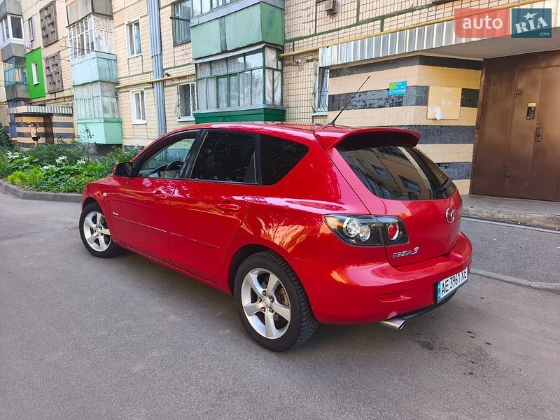 Хэтчбек Mazda 3 2005 в Покрове