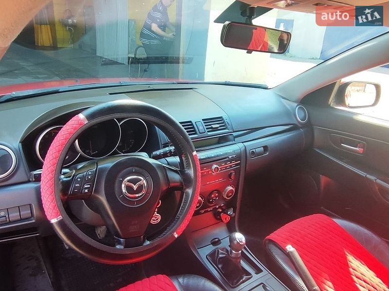 Хэтчбек Mazda 3 2005 в Покрове