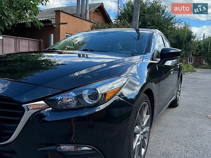 Седан Mazda 3 2018 в Чернигове