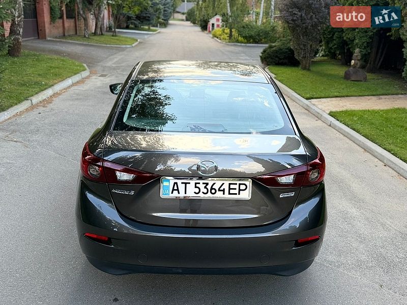 Седан Mazda 3 2015 в Києві