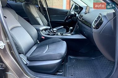 Седан Mazda 3 2015 в Києві