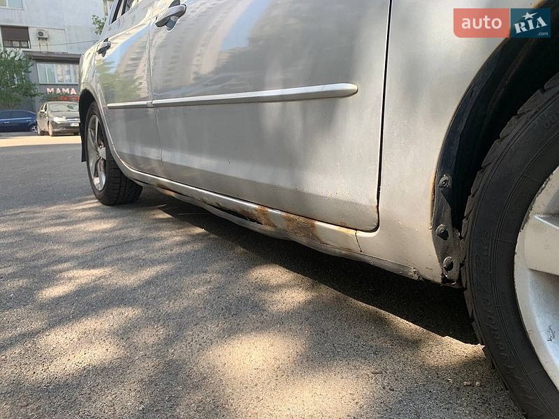 Хэтчбек Mazda 3 2004 в Киеве