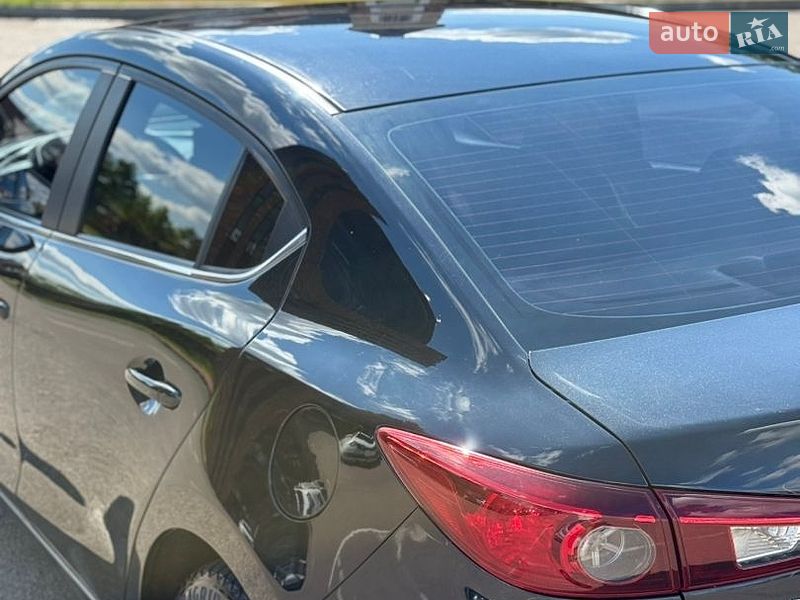 Седан Mazda 3 2016 в Києві