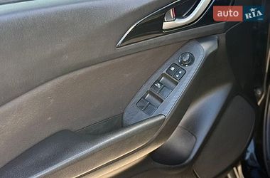 Седан Mazda 3 2016 в Києві