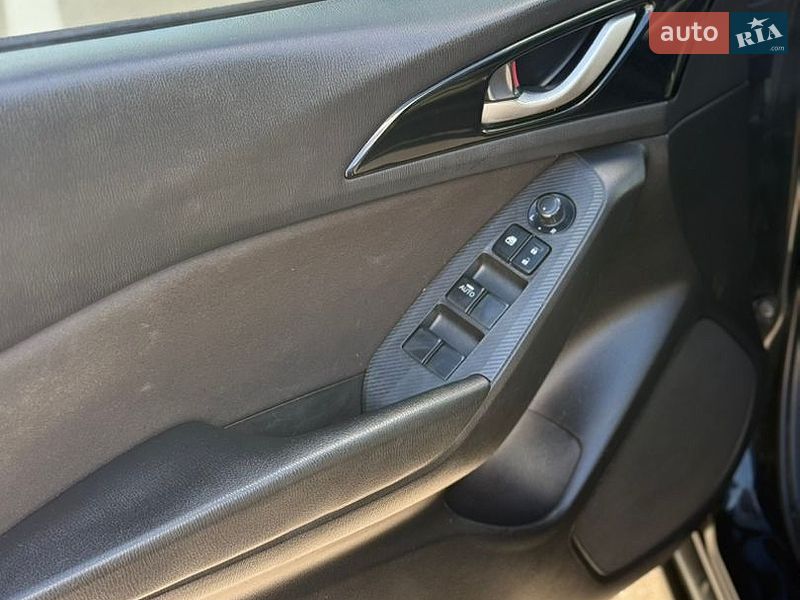 Седан Mazda 3 2016 в Києві