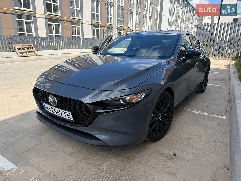 Хэтчбек Mazda 3 2022 в Киеве