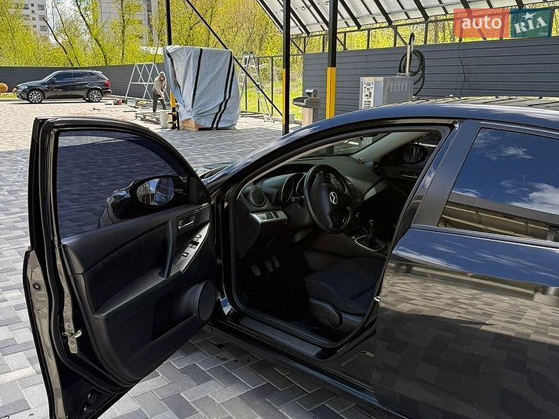 Седан Mazda 3 2011 в Черкассах