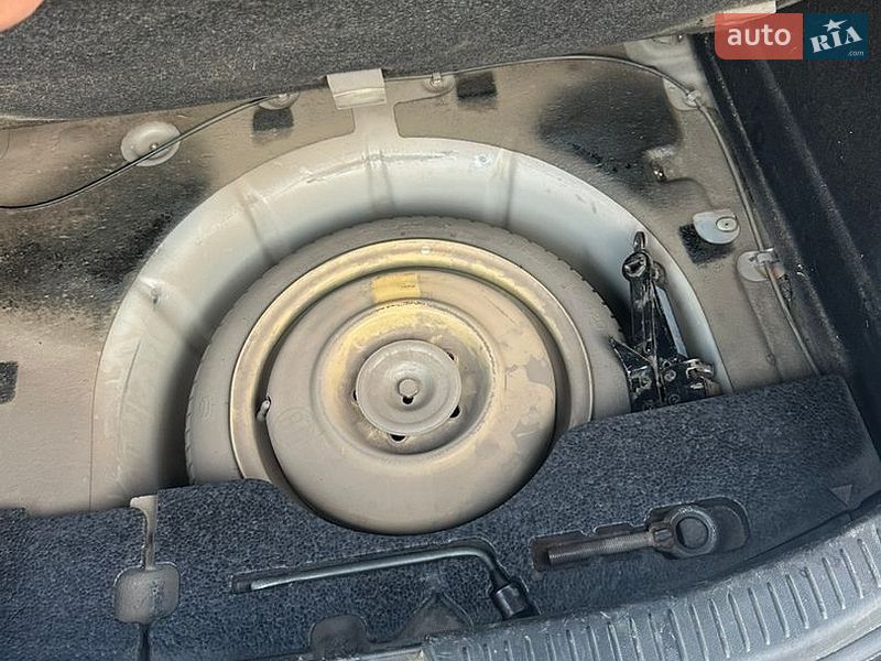 Хетчбек Mazda 3 2006 в Дубровиці