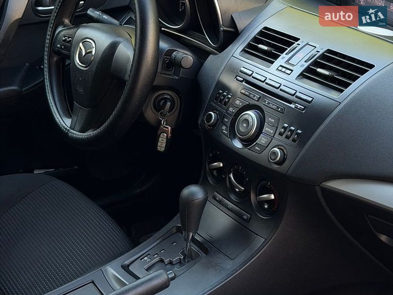 Седан Mazda 3 2013 в Ровно фото 17 Седан Mazda 3 2013 в Ровно