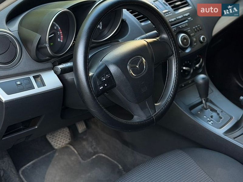 Седан Mazda 3 2013 в Ровно фото 18 Седан Mazda 3 2013 в Ровно