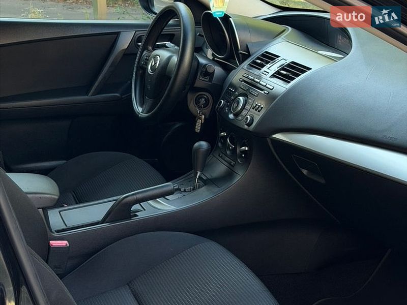 Седан Mazda 3 2013 в Ровно фото 23 Седан Mazda 3 2013 в Ровно