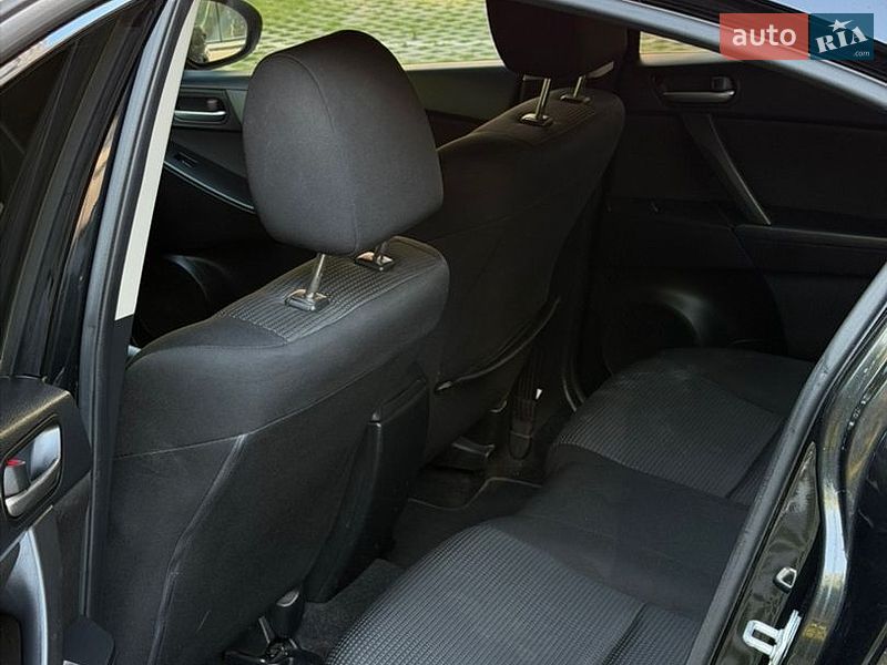 Седан Mazda 3 2013 в Ровно фото 24 Седан Mazda 3 2013 в Ровно