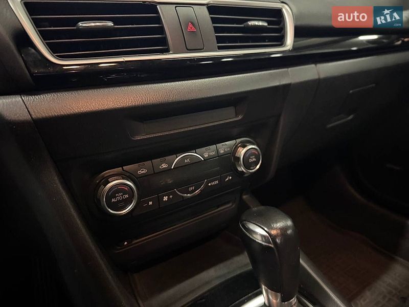 Седан Mazda 3 2013 в Києві