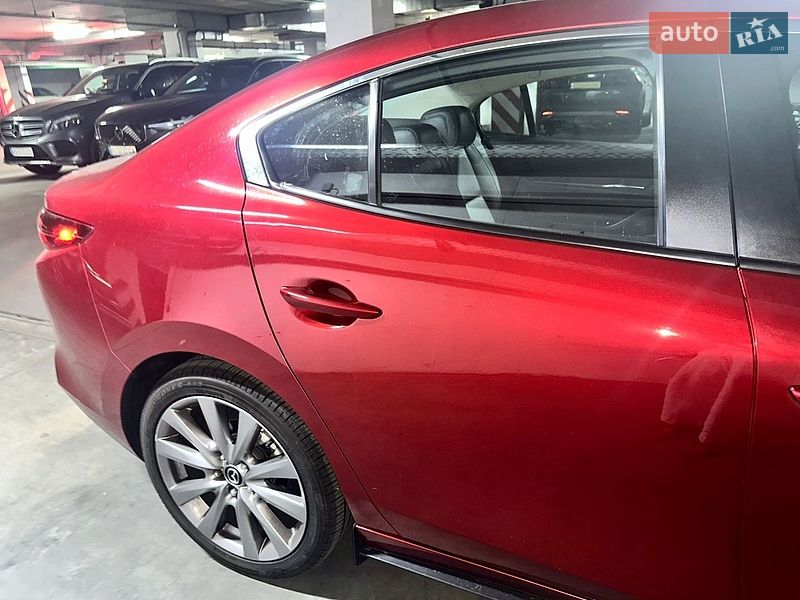 Седан Mazda 3 2019 в Киеве