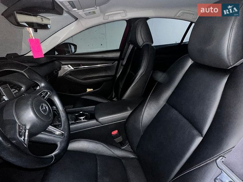 Седан Mazda 3 2019 в Киеве