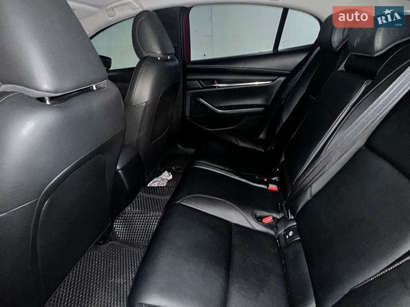 Седан Mazda 3 2019 в Киеве