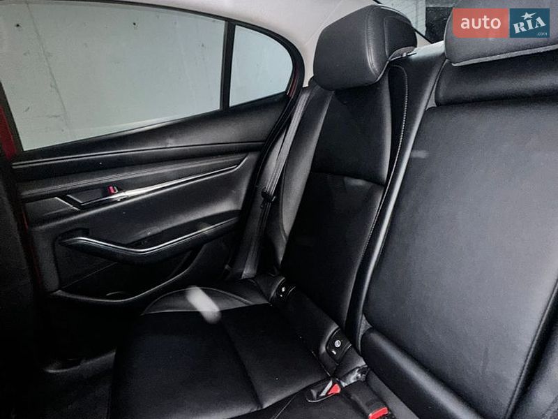 Седан Mazda 3 2019 в Киеве