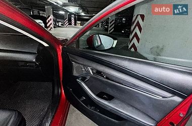 Седан Mazda 3 2019 в Киеве
