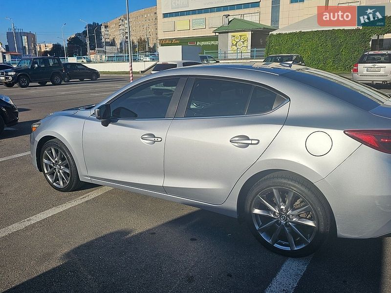 Седан Mazda 3 2018 в Харькове