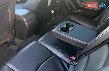 Седан Mazda 3 2014 в Киеве