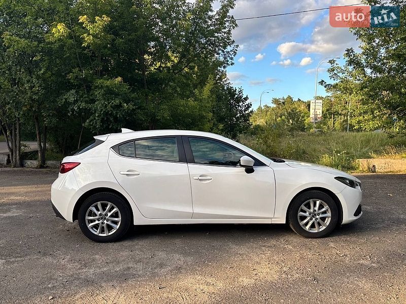 Хэтчбек Mazda 3 2016 в Киеве