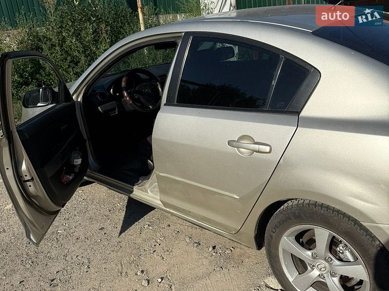 Седан Mazda 3 2006 в Дніпрі