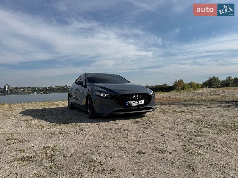 Хэтчбек Mazda 3 2019 в Николаеве Хэтчбек Mazda 3 2019 в Николаеве