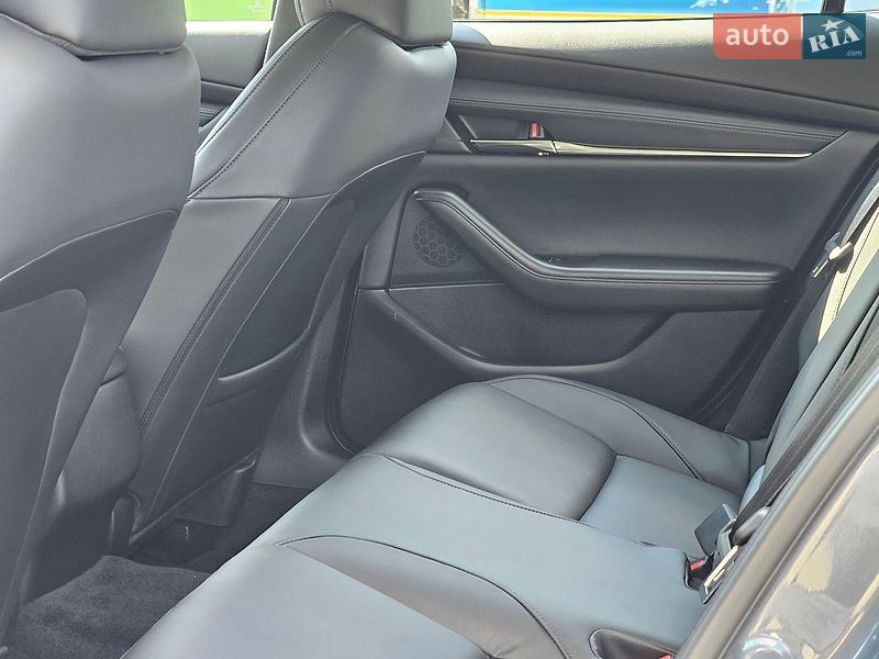 Седан Mazda 3 2023 в Киеве