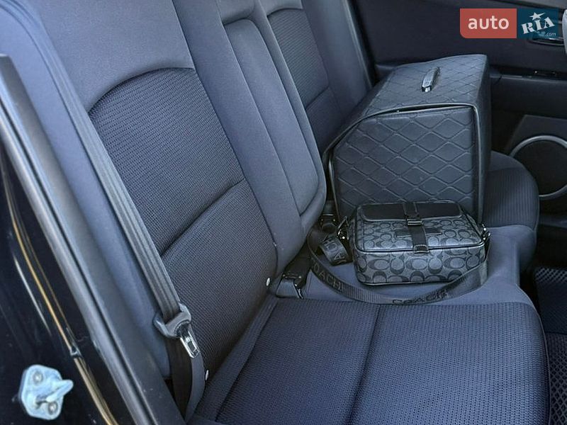 Седан Mazda 3 2008 в Днепре