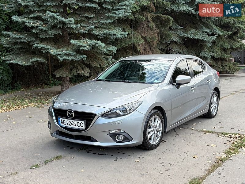 Седан Mazda 3 2015 в Днепре
