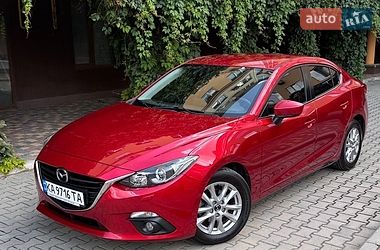 Седан Mazda 3 2015 в Киеве