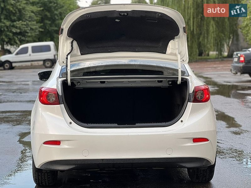 Седан Mazda 3 2014 в Обухові