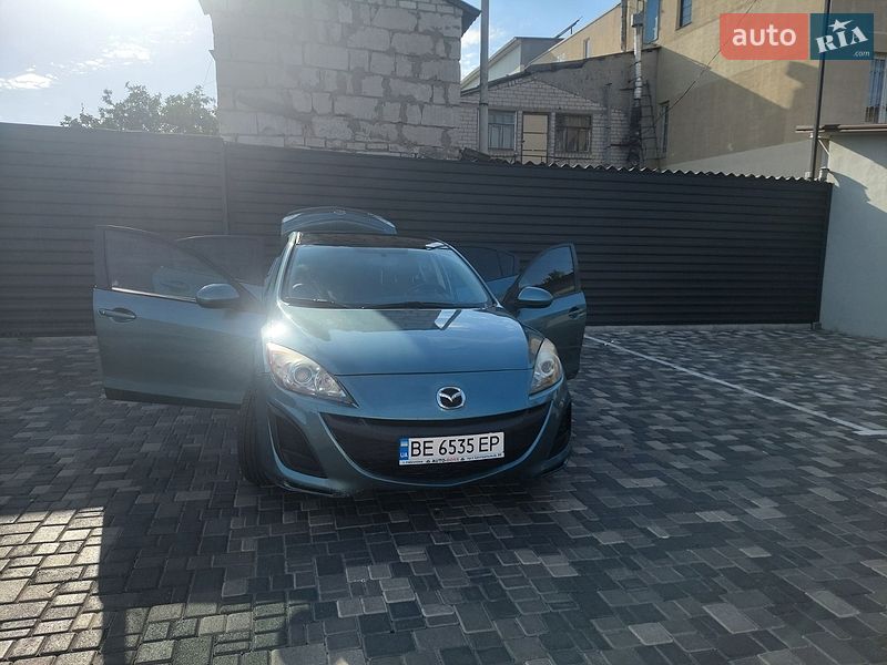 Седан Mazda 3 2010 в Николаеве