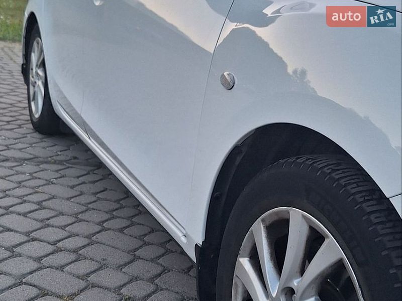 Седан Mazda 3 2012 в Львові