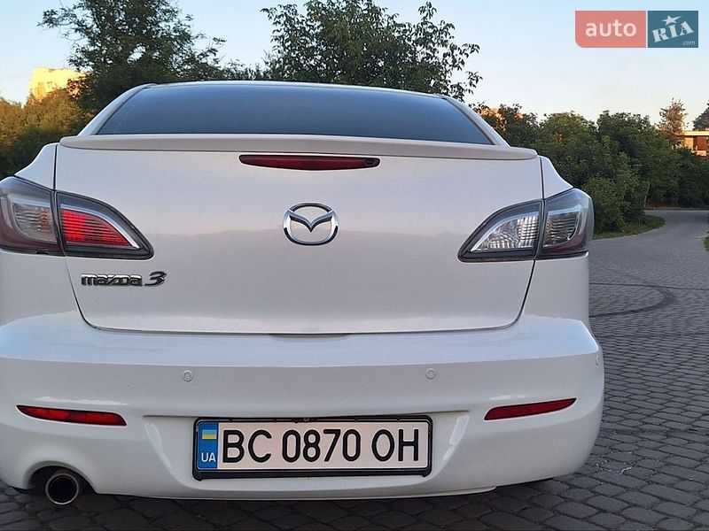 Седан Mazda 3 2012 в Львові