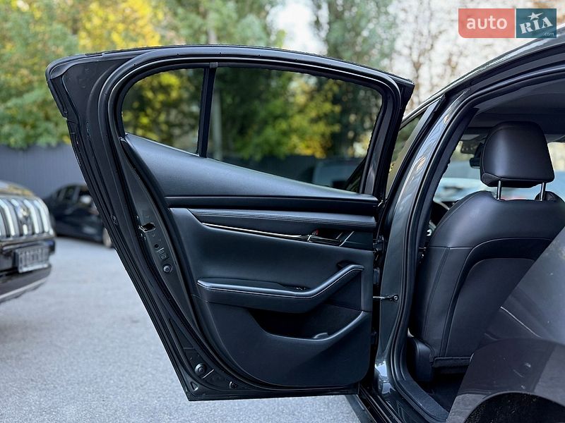 Седан Mazda 3 2020 в Киеве